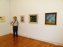 交流会 石坂会員 自作の前で 交流会 石坂会員 自作の前で