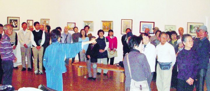 オープニング・セレモニー（中央：提唱者・戸田みどり先生）