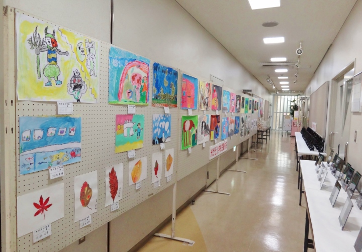 会場景　１階廊下